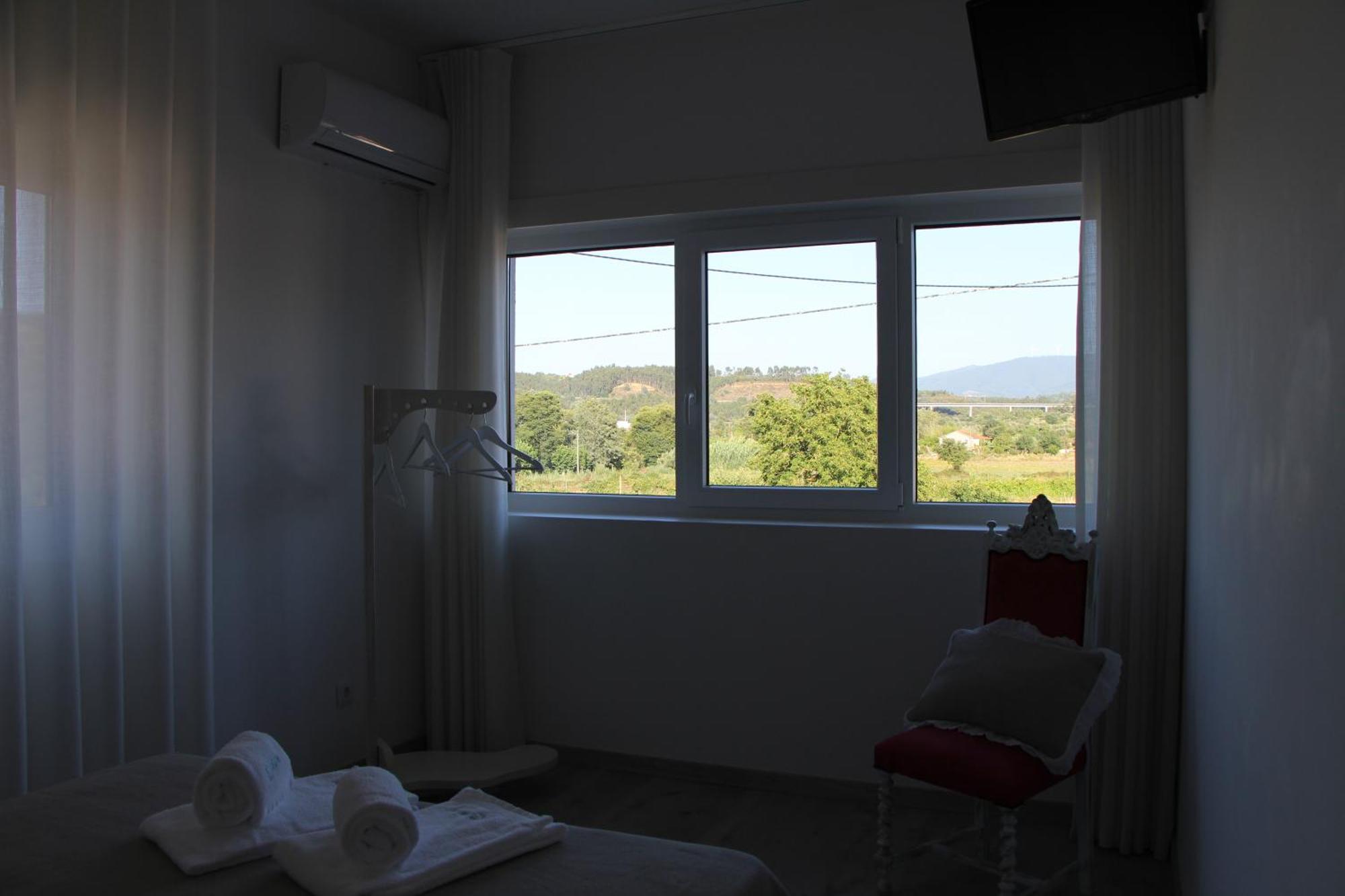 Aroucehostel Lousa  Exterior photo